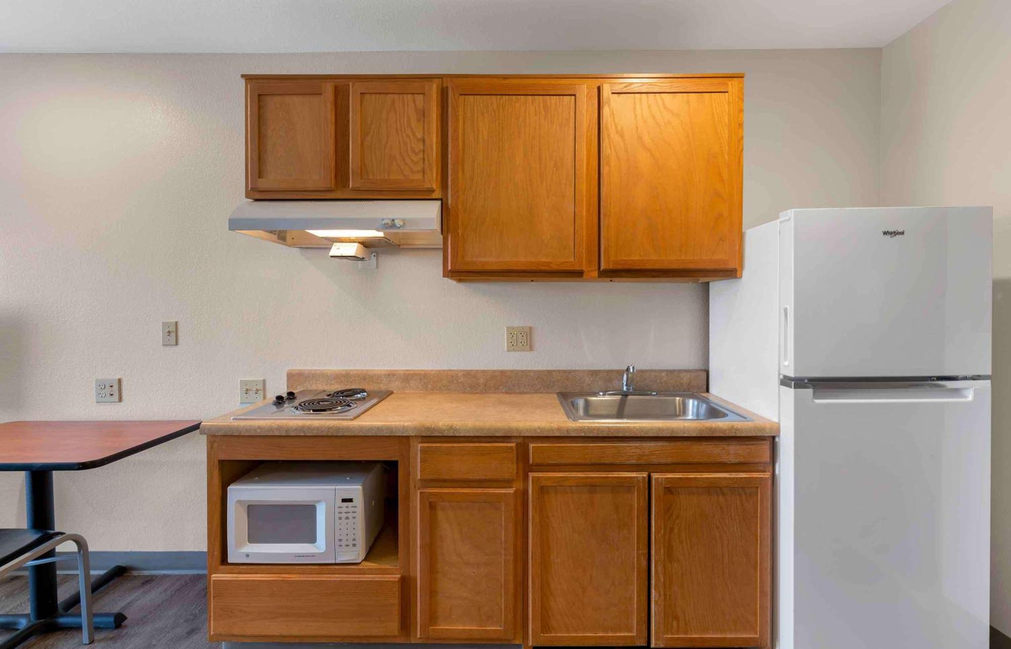 Extended Stay America Select Suites - Cleveland - Airport Extérieur photo