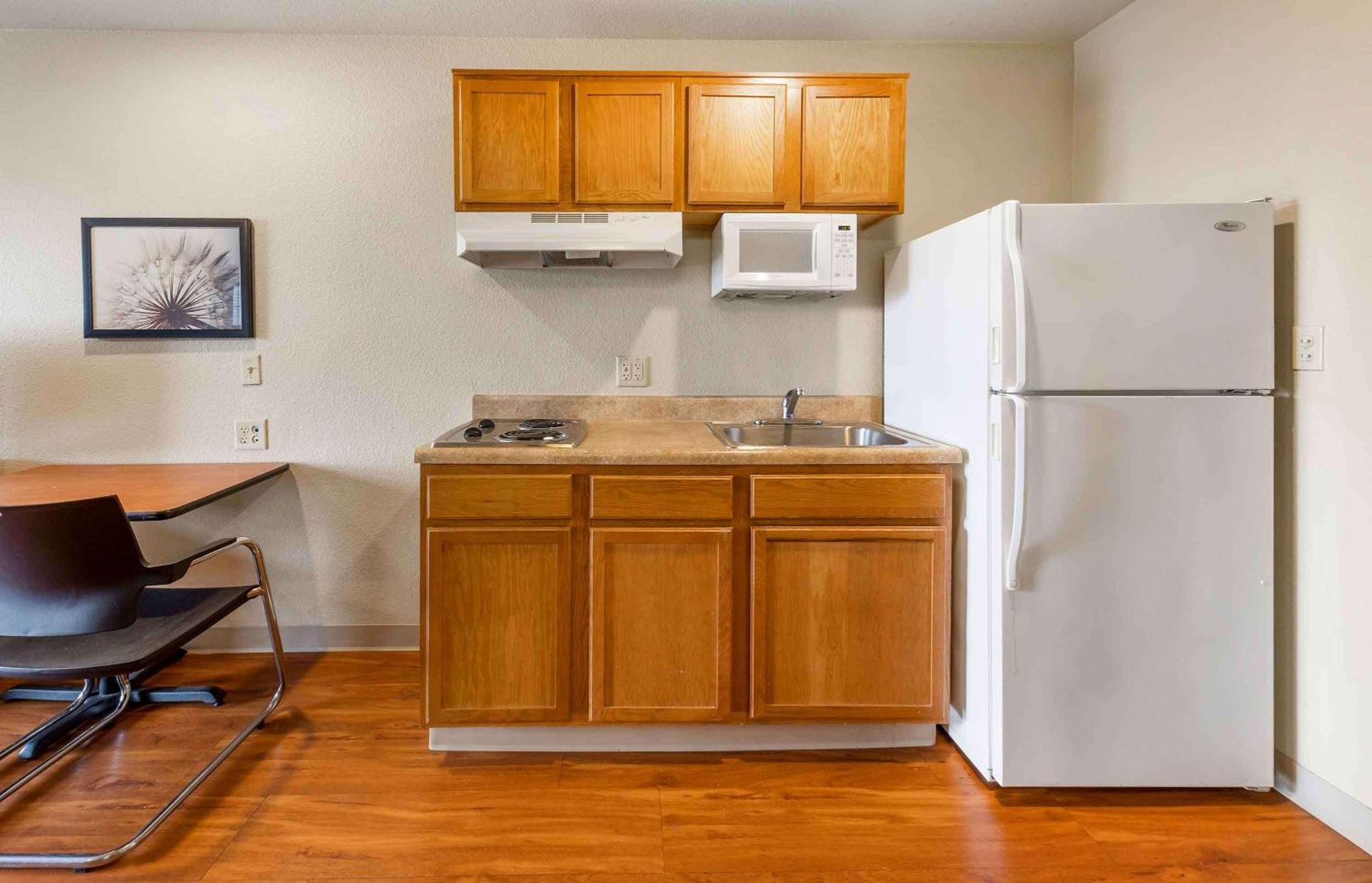 Extended Stay America Select Suites - Cleveland - Airport Extérieur photo