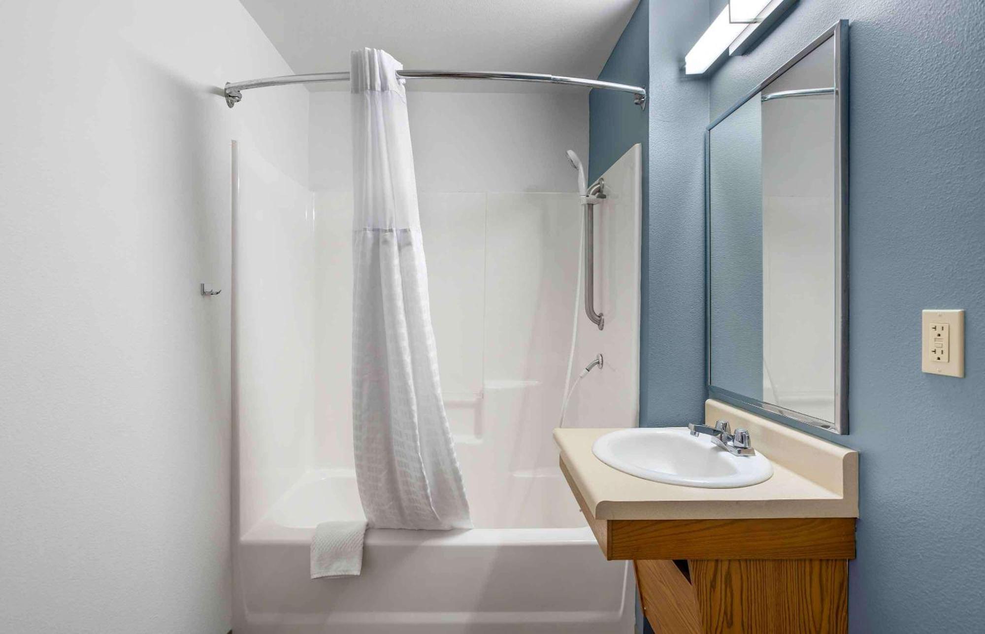 Extended Stay America Select Suites - Cleveland - Airport Extérieur photo