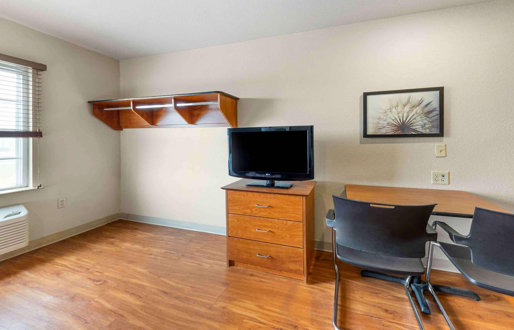 Extended Stay America Select Suites - Cleveland - Airport Extérieur photo
